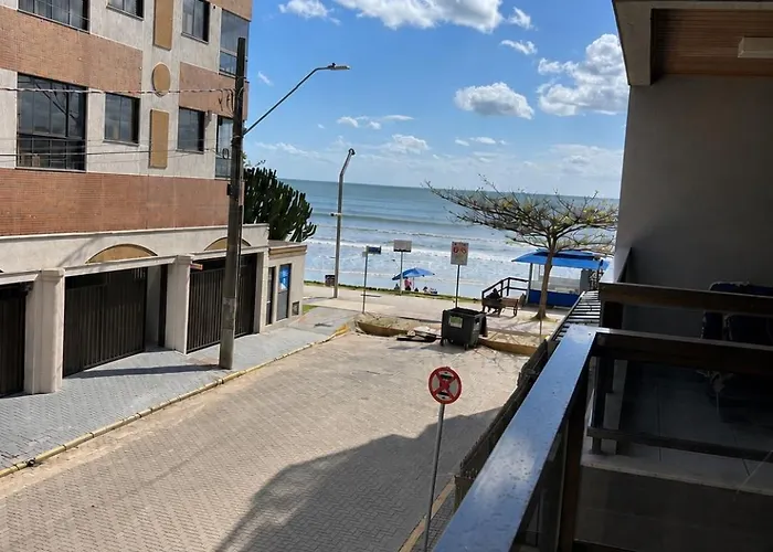 Pé na Areia - localização imbatível a 20m do Mar